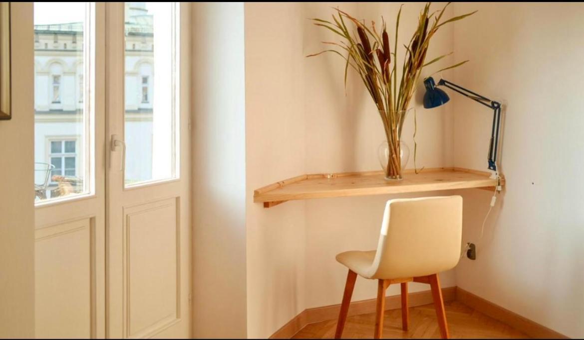 Chic Apartment In The Center Of Cracow คราคูฟ ภายนอก รูปภาพ